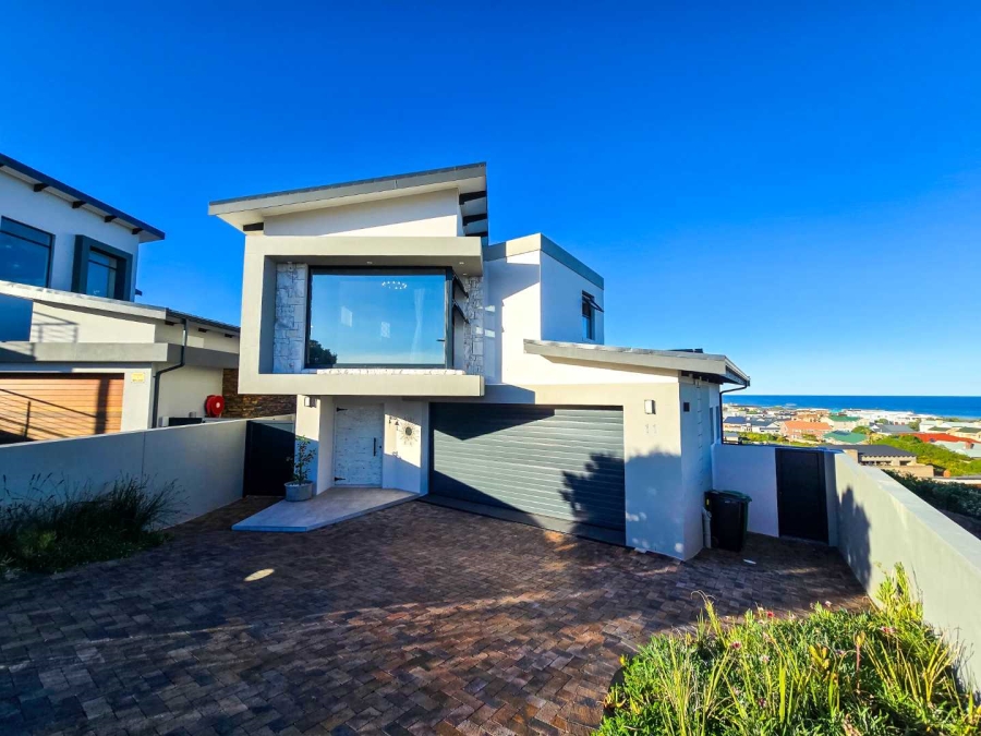 2 Bedroom Property for Sale in Stilbaai Oos Western Cape